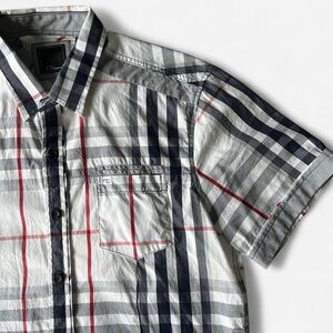 7 Diamonds Short Sleeve Button Down Size M- Navy, white and red Nice Details!